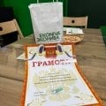 Дети в восторге от телят
